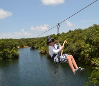 I più piccoli su una zip line 